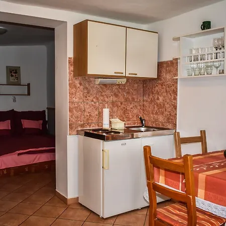 Apartment Eszti Mama Vendeghaza Cserkeszolo